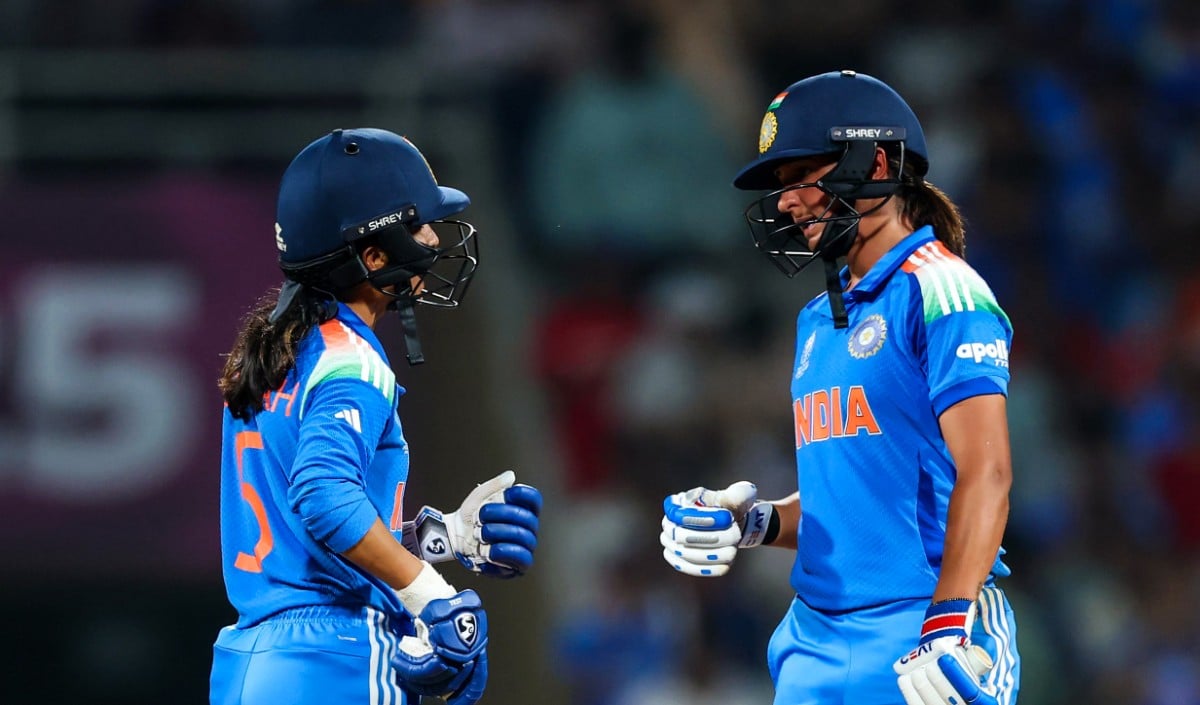 ICC T20 World Cup: Charani का ऐतिहासिक रिकॉर्ड, Shefali की फिफ्टी से India के Semifinals के अरमान जिंदा