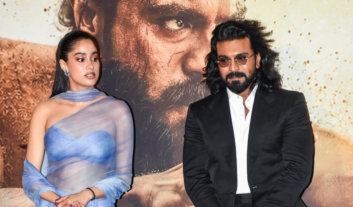 Janhvi Kapoor Peddi Controversy | ‘किरदार को ऑब्जेक्टिफाई करने का इरादा नहीं था’, ‘पेद्दी’ के डायरेक्टर बुची बाबू सना ने मांगी सार्वजनिक माफी
