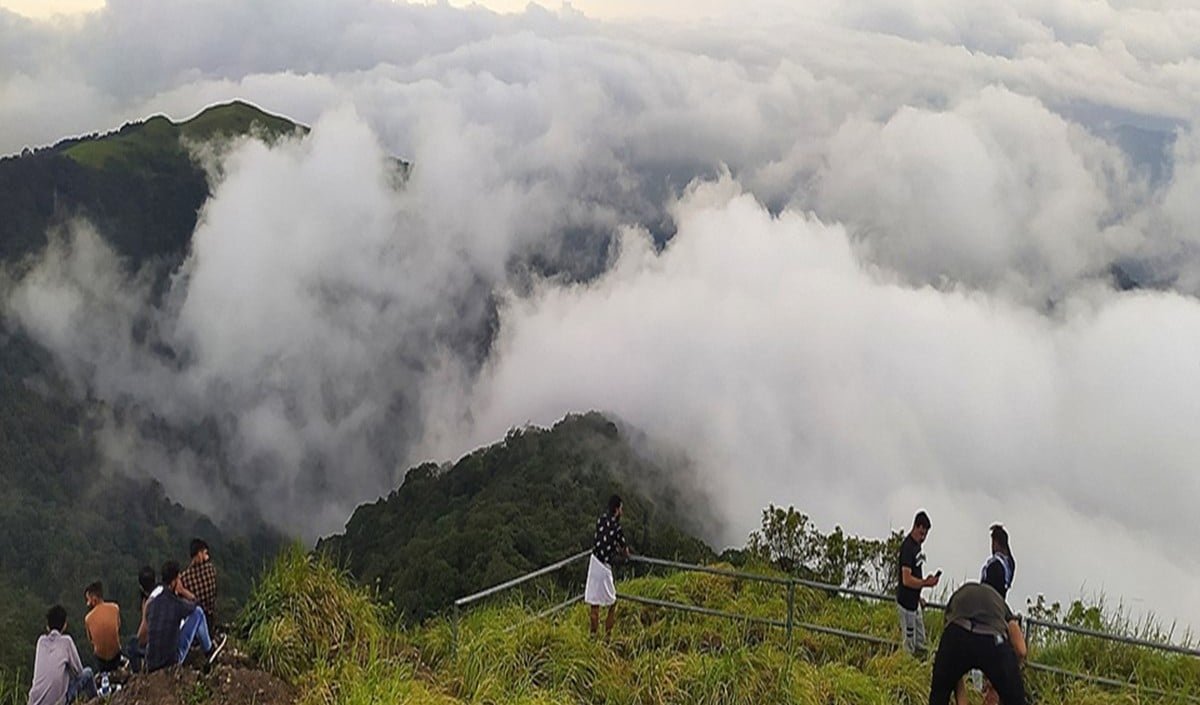 June Travel Tips: दिल्ली की गर्मी से चाहिए राहत? Weekend Trip पर जाएं ‘बादलों के देश’ Lansdowne