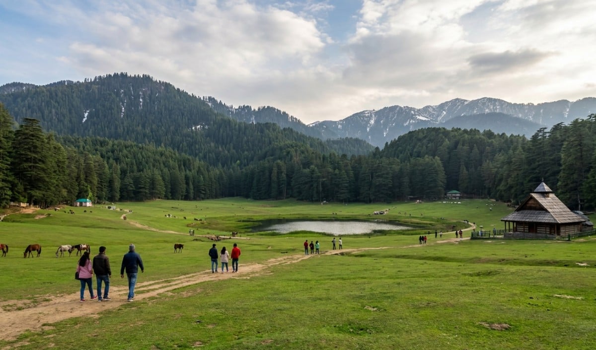भारत में ही लें Switzerland का मजा, Dalhousie के पास बसा है ‘Mini Switzerland’ Khajjiar