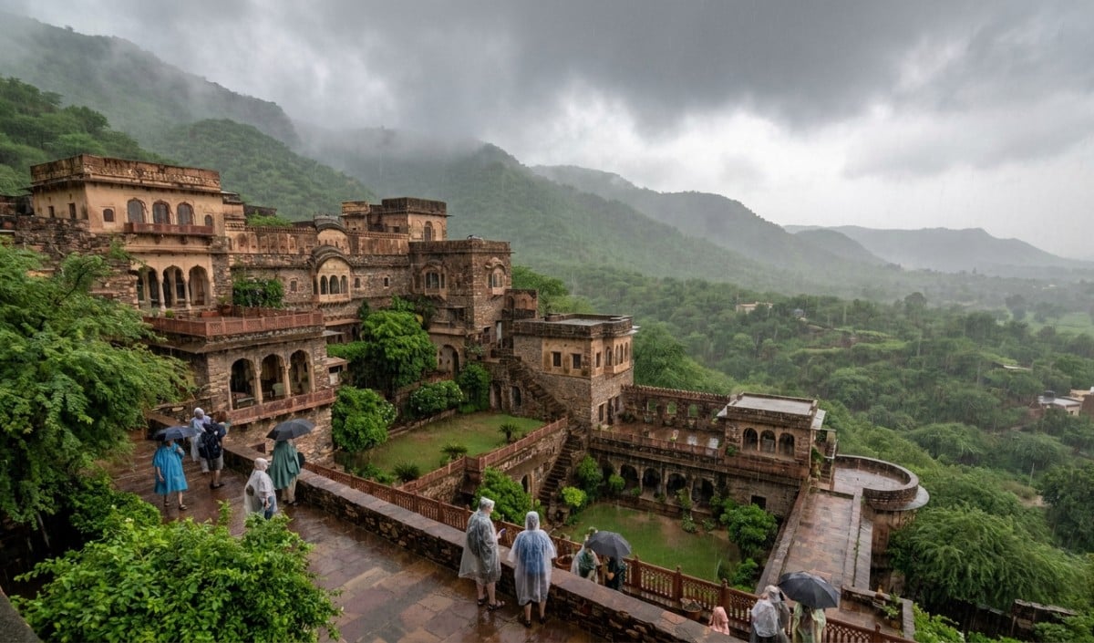 Monsoon Getaways Near Delhi:  बरसात के मौसम में Family Trip का है Plan? दिल्ली से नजदीक ये 4 जगहें बना देंगी परफेक्ट वीकेंड!