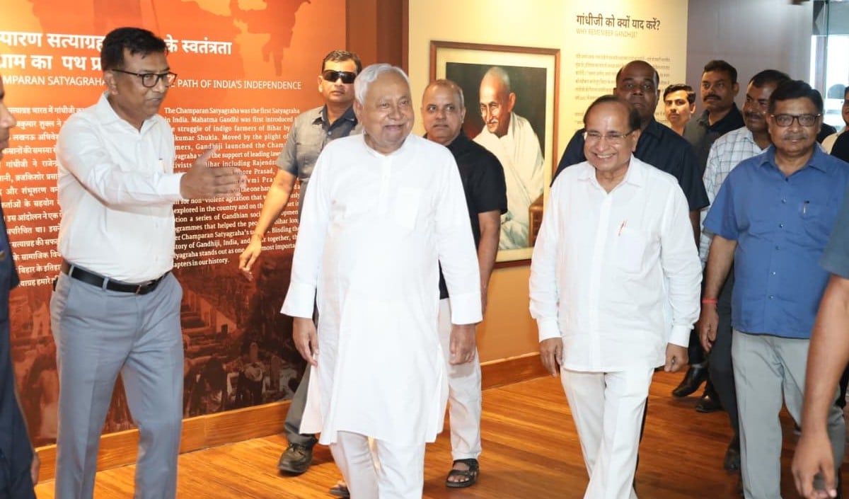 Patna के Bapu Tower में Nitish Kumar ने देखी बापू की आधुनिक प्रदर्शनी, बेहतर व्यवस्था पर दिया जोर