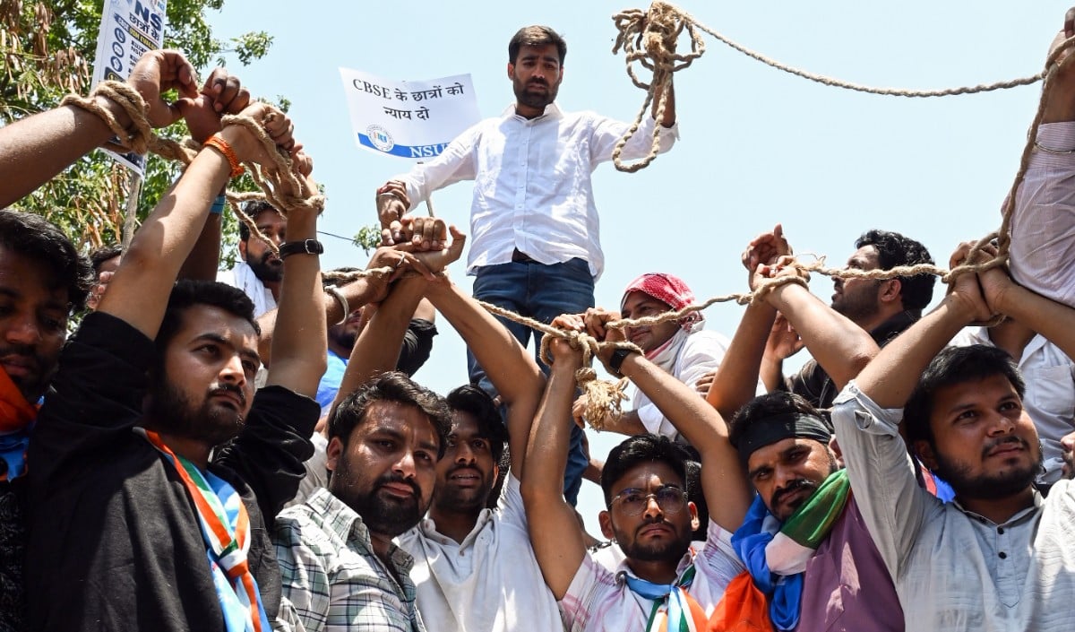 सरकार का एक्शन, CBSE चेयरमैन और सेक्रेटरी को हटाया गया, OSM की जांच के लिए बनाई गई कमेटी