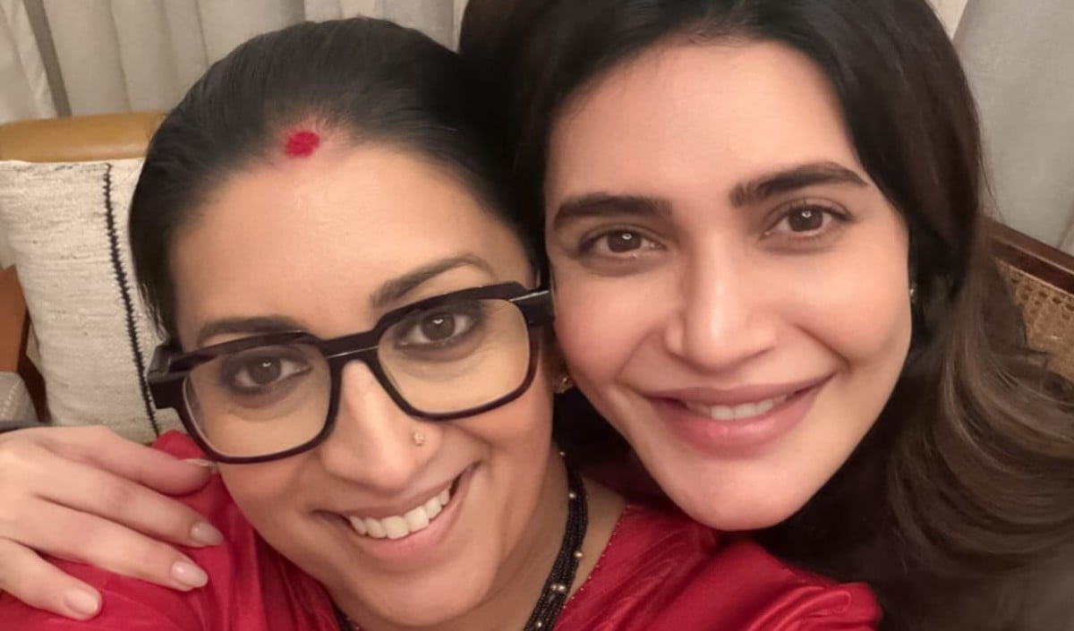 ‘तुलसी’ की ‘इंदु’ बनने वाली है माँ! बरसों बाद Karishma Tanna से मिलकर Smriti Irani क्यों हो गईं भावुक?