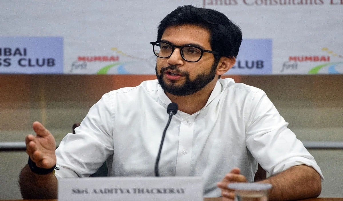 Shiv Sena UBT में बगावत पर भड़के Aditya Thackeray, बागी MPs को कहा- ‘बेशर्मी से खुद को बेच दिया’