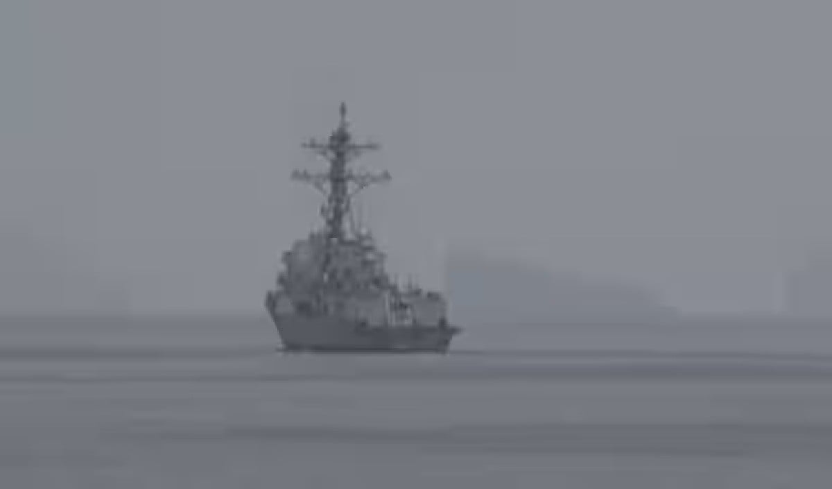 US Airstrike के बाद Iran का बड़ा पलटवार, Strait of Hormuz बंद, अमेरिकी बेस पर दागीं मिसाइलें