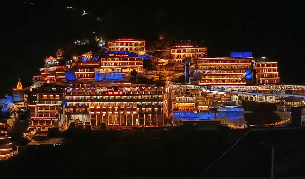 Vaishno Devi Yatra ने बनाया नया Record! 50 लाख Pilgrims ने किए दर्शन, पिछले साल से 27% की बंपर बढ़ोतरी