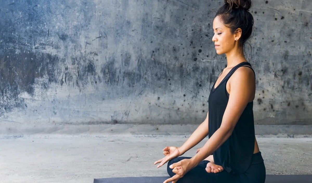 Health Tips: Mood Swings को कहें Bye-Bye, ये 5 योगासन देंगे Instant Stress Relief