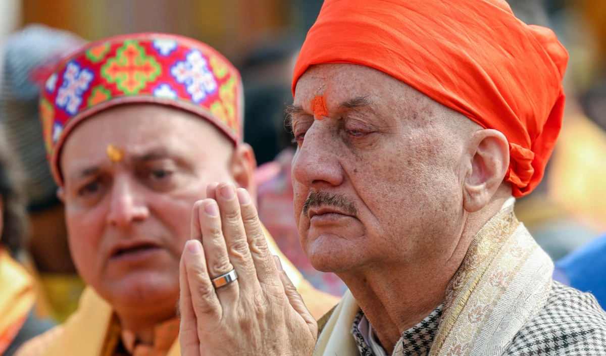 चोरी चोर की होती है, घर की नहीं, राम मंदिर विवाद पर अयोध्या पहुंचे अनुपम खेर का बड़ा बयान, कहा- सनातन की पवित्रता कम नहीं होगी