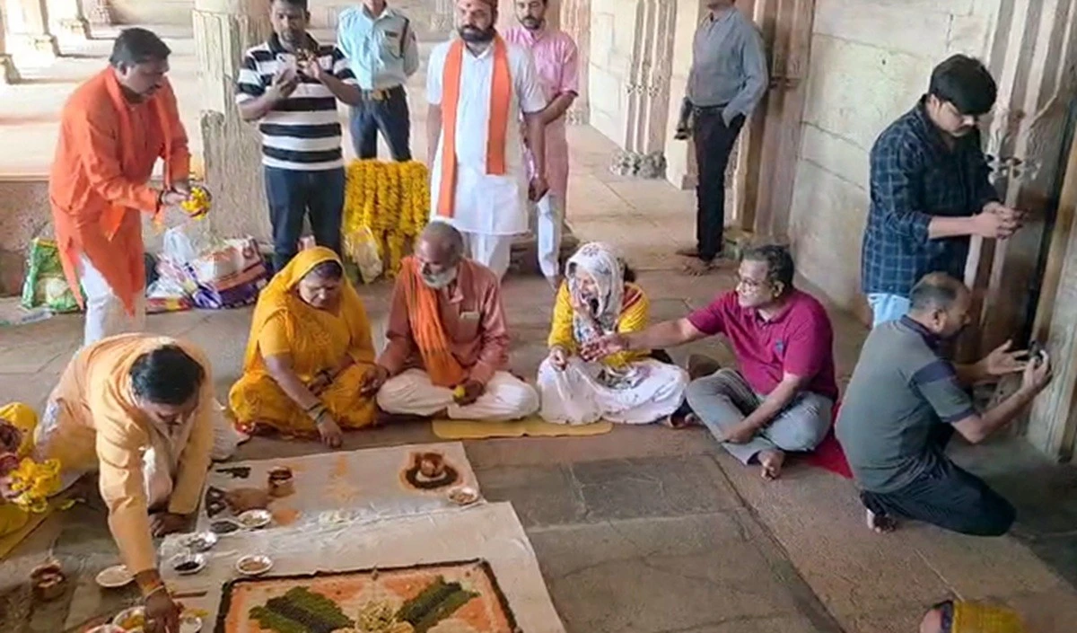 Dhar Bhojshala Case: सुप्रीम कोर्ट का बड़ा आदेश, शुक्रवार की Namaz के लिए मुस्लिम पक्ष को मिलेगी खुली जगह