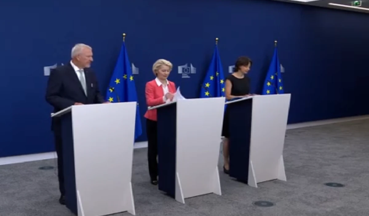 Social Media कोई खिलौना नहीं, EU President Ursula von der Leyen ने की बच्चों के लिए कड़े Age Limit की वकालत
