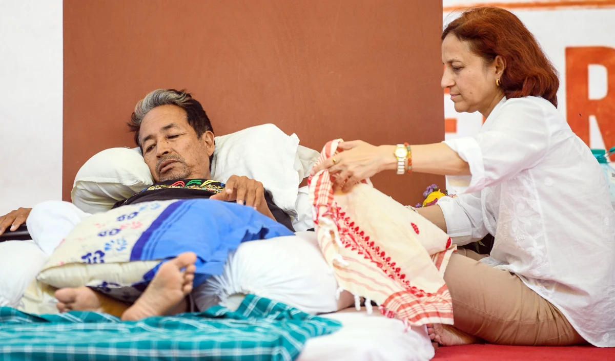 सफदरजंग अस्पताल पर भरोसा नहीं, हाई कोर्ट पहुंचीं सोनम वांगचुक की पत्नी, कहीं और शिफ्ट करने की मांग