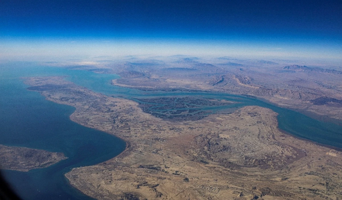 Strait of Hormuz में Security Threat गंभीर, UK की चेतावनी के बाद जहाजों को किया गया अलर्ट