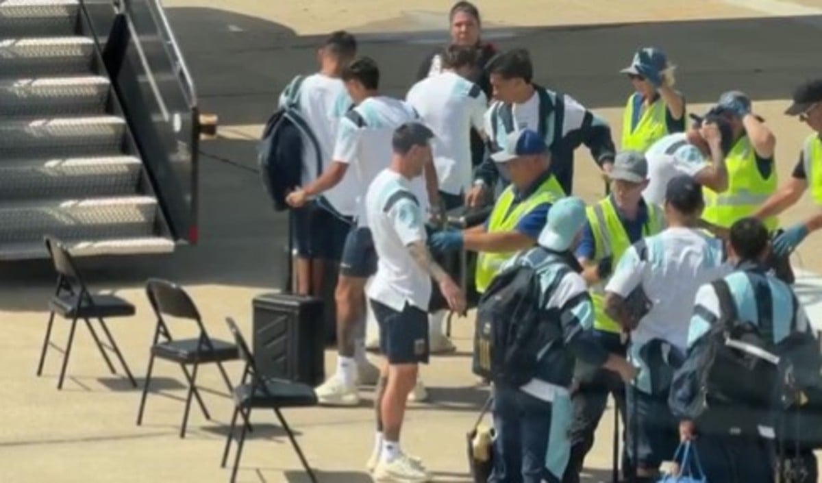 FIFA World Cup 2026: Airport Security पर शांत खड़े रहे Lionel Messi, वायरल वीडियो ने मचाई धूम