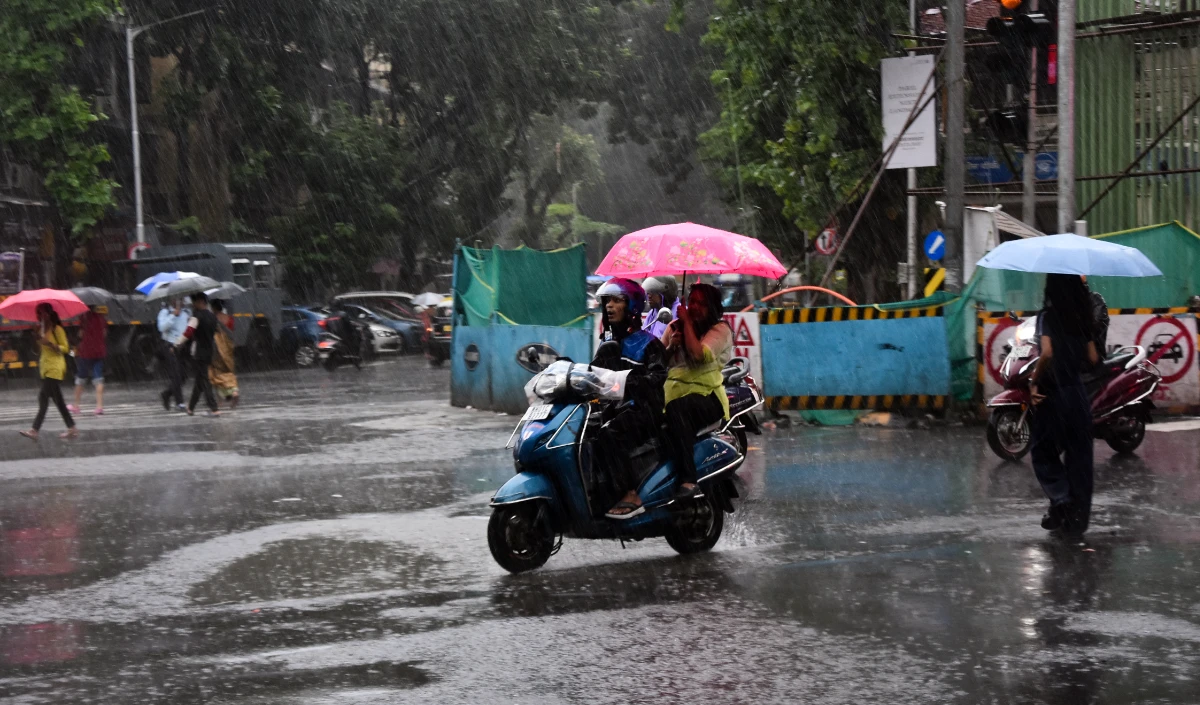 Odisha Weather Alert: 5 जिलों में मूसलाधार बारिश का Red Alert, IMD ने जारी की चेतावनी