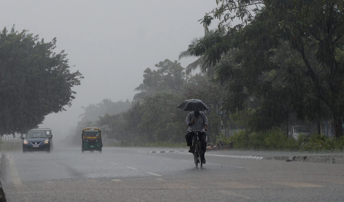 IMD की चेतावनी: Odisha के कई जिलों में Red Alert, भारी बारिश और बाढ़ का खतरा!