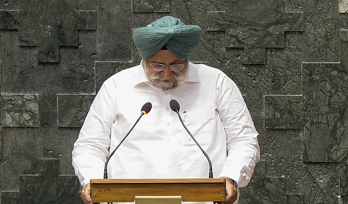 Punjab कांग्रेस में ‘बगावत’! Channi गुट की नाराजगी के बीच Randhawa ने Amit Shah से क्यों की मुलाकात?