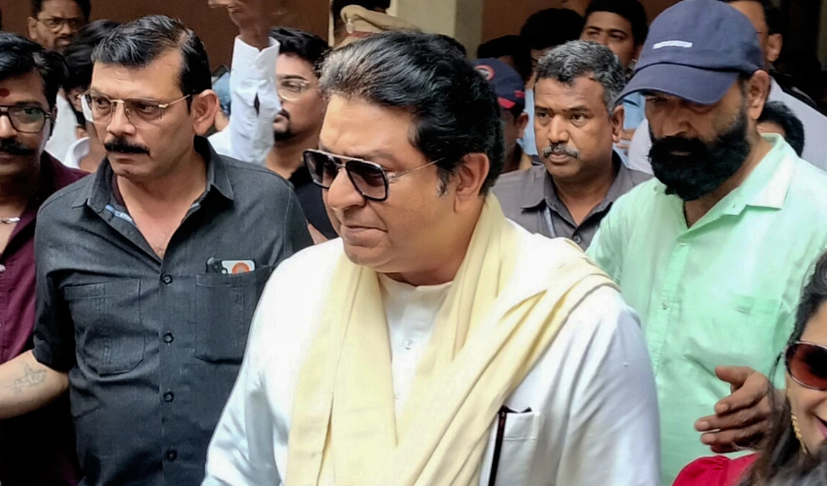 मौत पर MLA हंसे, कार्रवाई नहीं! Raj Thackeray का CM Fadnavis पर तीखा वार