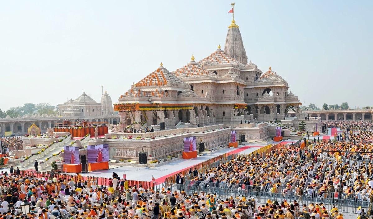 Ayodhya Ram Mandir Donation Scam | वाराणसी की सुरक्षा एजेंसी से जुड़े तार, हाउसकीपिंग स्टाफ से कराई जा रही थी नोटों की गिनती