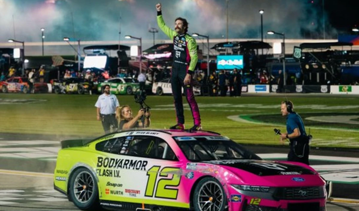 NASCAR Cup Series: क्षतिग्रस्त कार के बावजूद Ryan Blaney ने जीता Atlanta मुकाबला, Bubba Wallace को लगा झटका