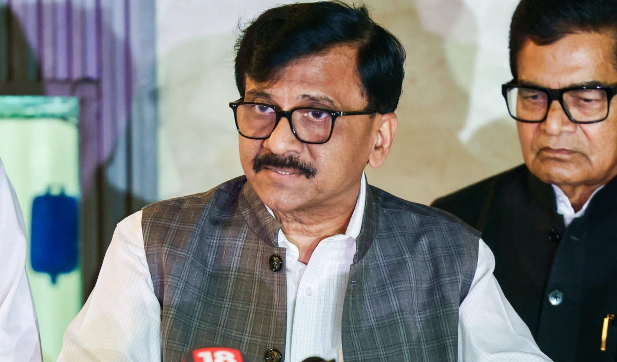Sanjay Raut का बड़ा दावा: Devendra Fadnavis दिल्ली जाएंगे, Maharashtra में बदलेगा CM!