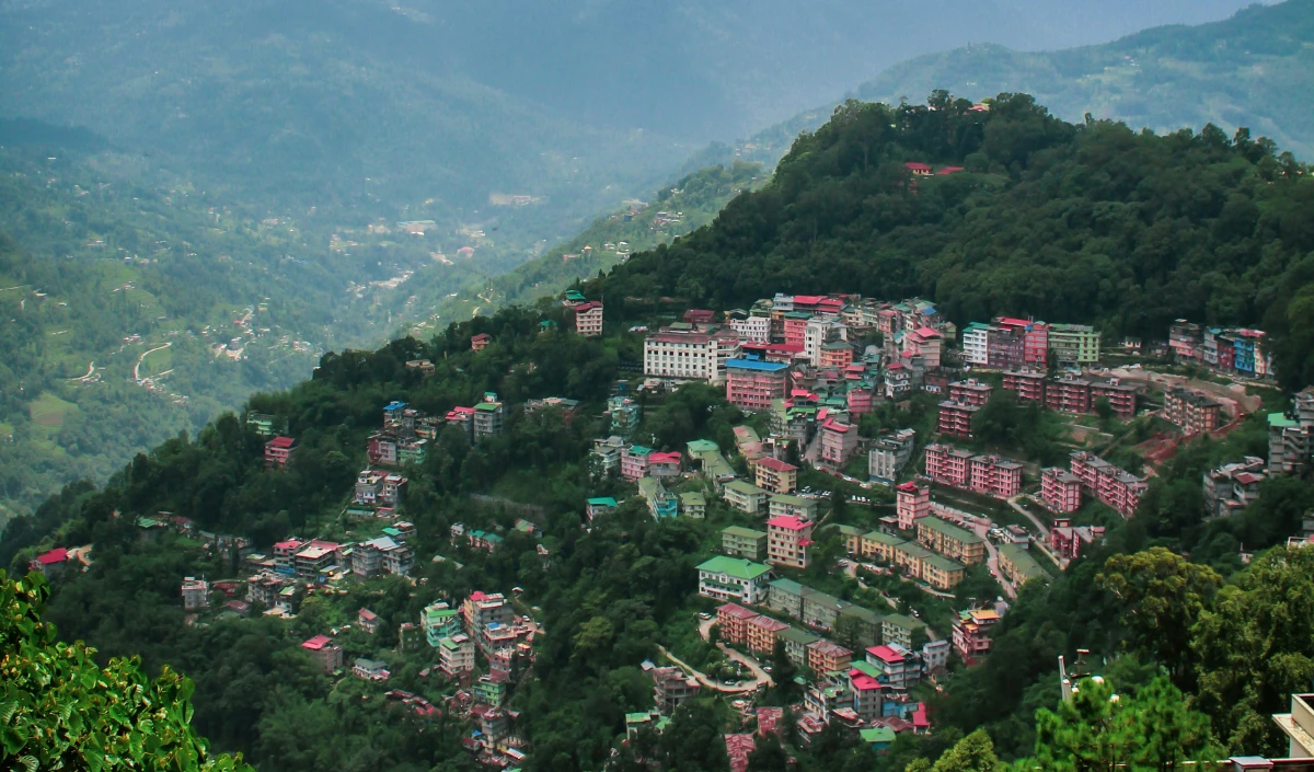 Sikkim Travel Guide: मॉनसून में IRCTC का बड़ा तोहफा, मात्र ₹18,610 में सिक्किम और Darjeeling की सैर का मौका