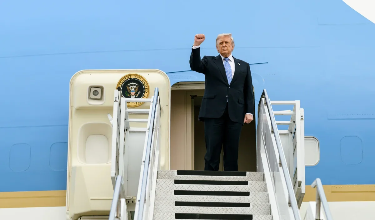 हत्या की साजिश के खतरे के बीच Donald Trump ने चुपके से बदला Air Force One विमान