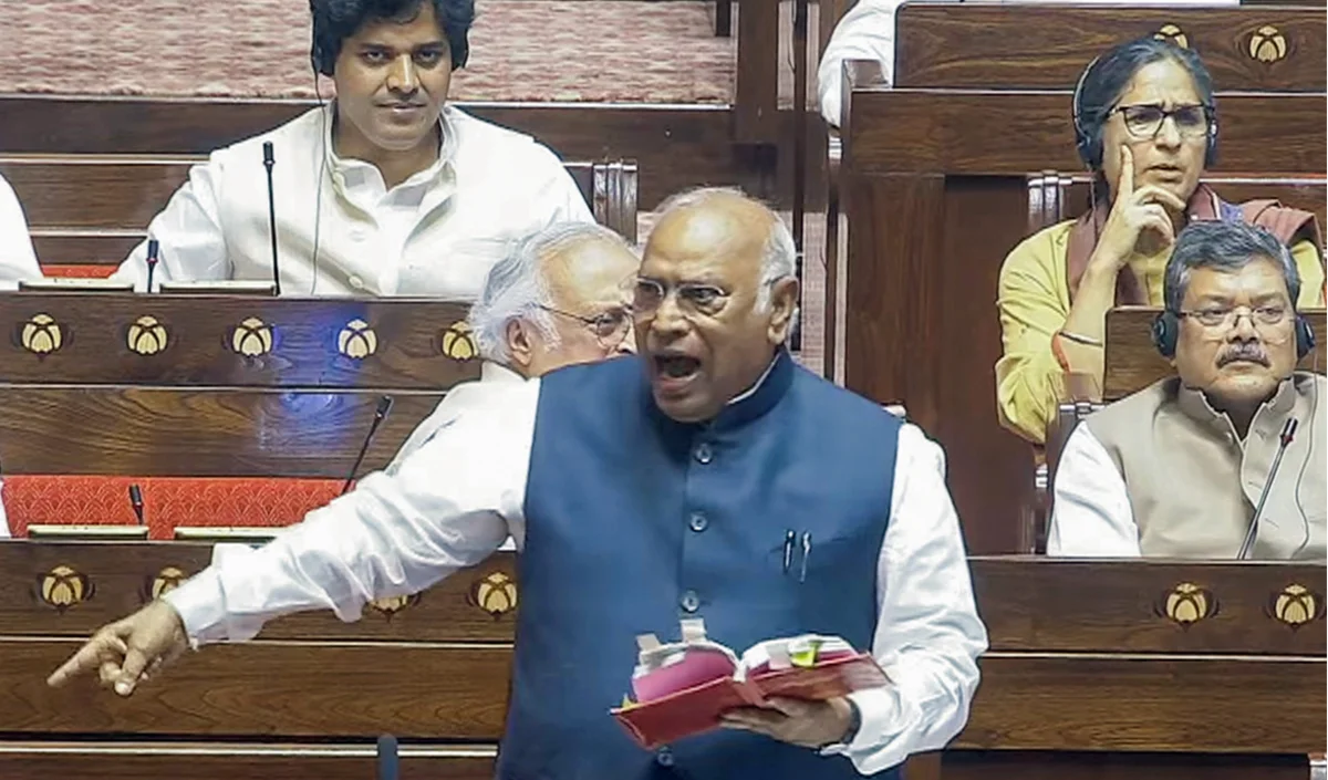 NEET paper leak पर Mallikarjun Kharge ने Haldwani से संसद में बहस कराने की दी चुनौती