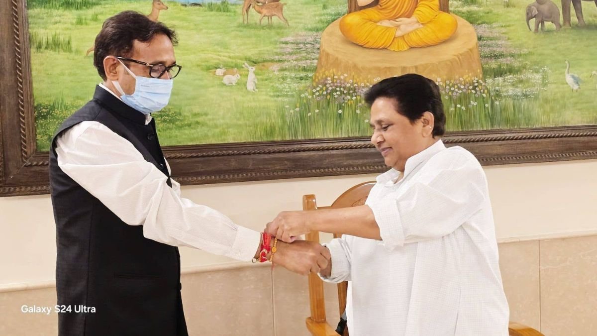 उमाशंकर सिंह को छोटा भाई मानती थीं मायावती, राखी बांधने से लेकर परिवार को हिम्मत देने तक रहा खास रिश्ता