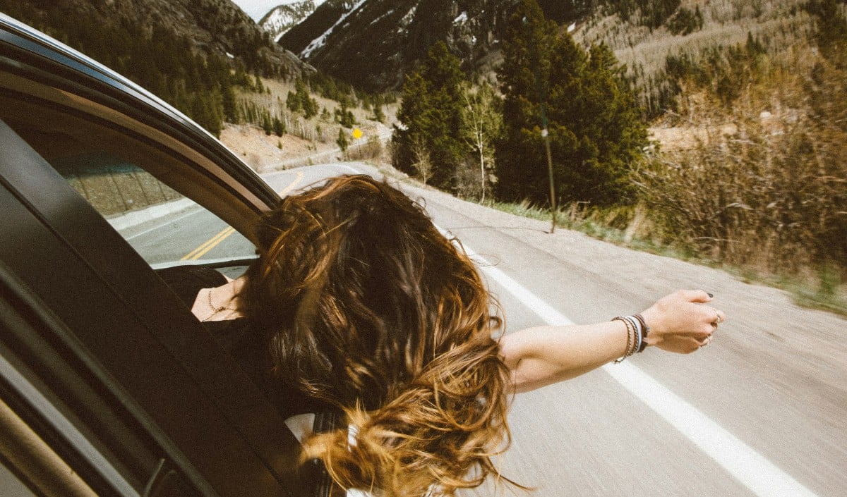 Solo Traveler Safety Guide: अकेले घूमने से पहले जान लें ये 5 Essential Rules